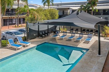 View of the Diplomat Hotel in Alice Springs
