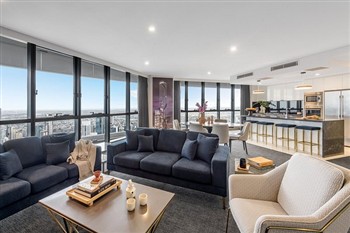 View of the Meriton Suites in Brisbane