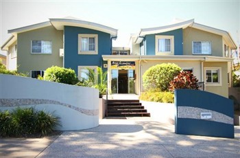 View of the Beachcomber Resort in Byron Bay