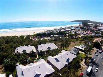 View of the Outrigger Bay Apartments in Byron Bay