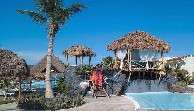 Sol Cayo Hotel poolside