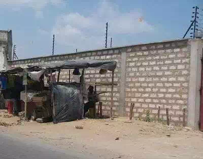 Fruit and chapatis typical street stall