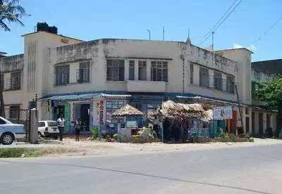 Kinyozi salon and restaurant