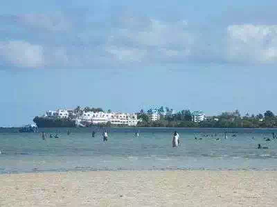 Gentle surf at Mombasa beach