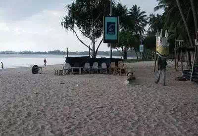 Public beach places to sit Mombasa