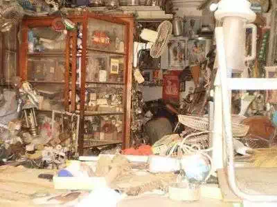 Disorganised small shop Mombasa old town