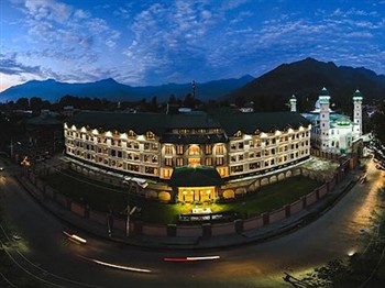 View of the Hotel The Dewan in Srinagar