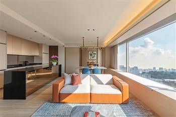 View of the Pan Pacific Suites in Orchard Road