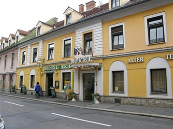 View of the Alter Telegraf Hotel