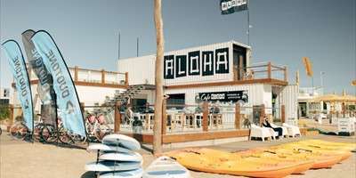 cafe and boat hire