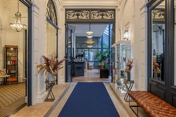 View of the Le Boutique Spa Hotel in Bordeaux