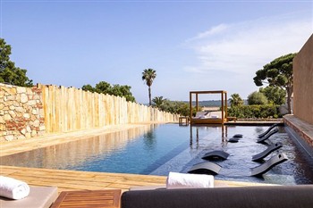 View of the Les Regalia Spa Hotel in Corsica