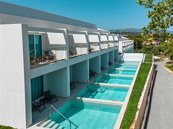 View of the Mirage Bleu Hotel in Zakynthos