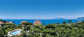 View of the Grand Hotel Excelsior Vittoria in Sorrento