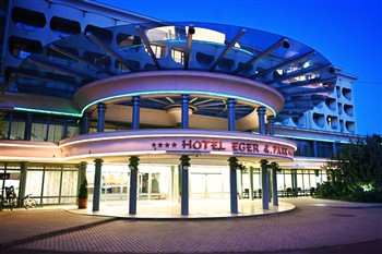 View of the Hotel Eger and Park in Eger