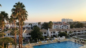 View of the Cheerfulway Vila Alba