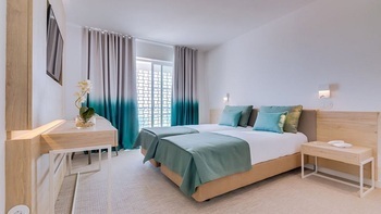 View of the Hotel Sol e Mar