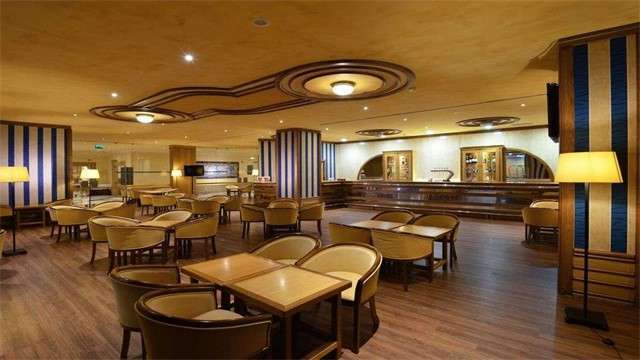 Bellavista bar seating