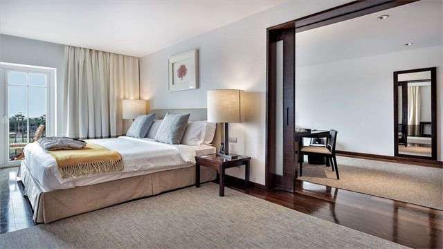 Domes Lake bedroom