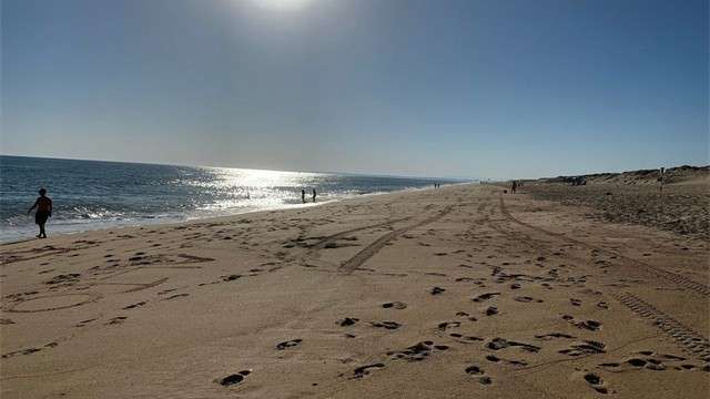 Encosta do Lago beach