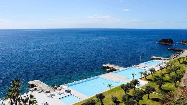 Vidamar Resort pools aerial view