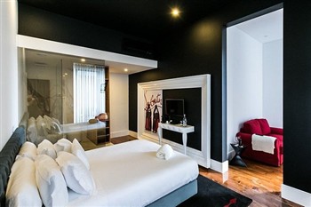 View of the Rm The Hotel Experience