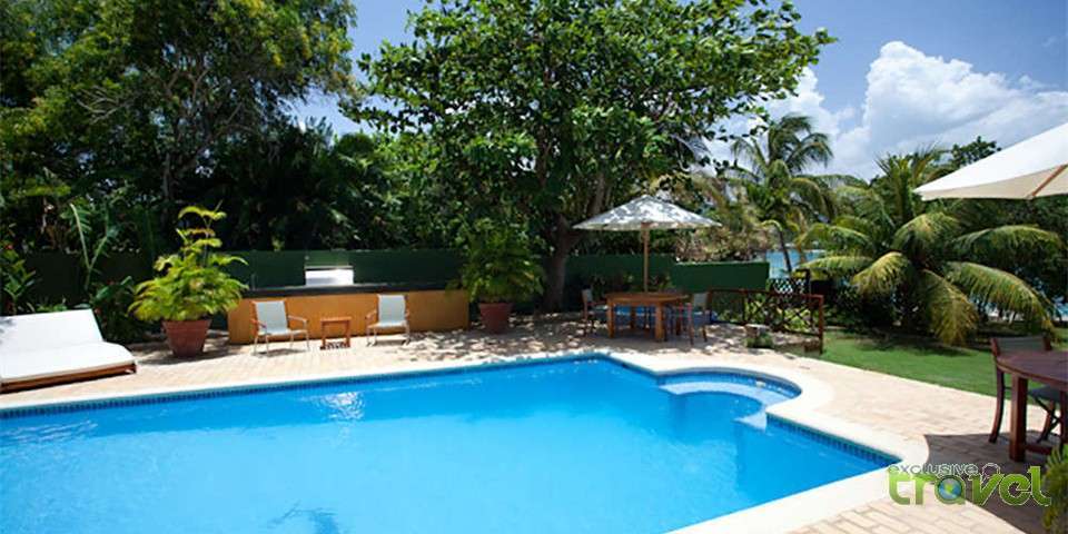 luxury vacation villa swimming pool