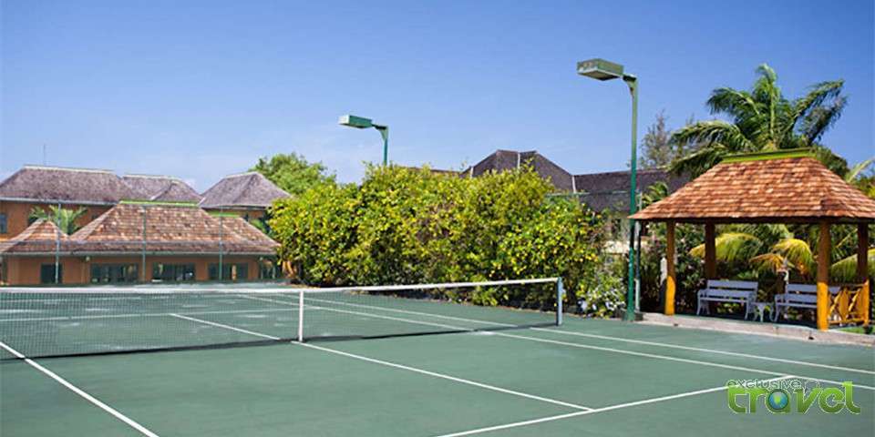 luxury vacation villa tennis court