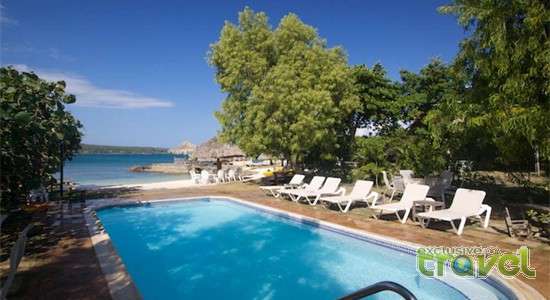 coral cove villa swimming pool