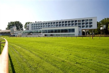 View of the ATLANTIC Hotel Galopprennbahn in Bremen