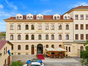 View of the Hotel Bayerischer Hof in Dresden