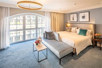 View of the Fraser Suites in Hamburg