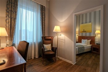 View of the Hotel Savoy in Hanover