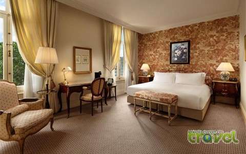 Inter continental bedroom2