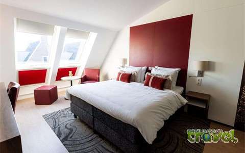 City Hotel bedroom 2