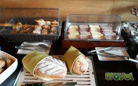 Hotel de Engel bread basket