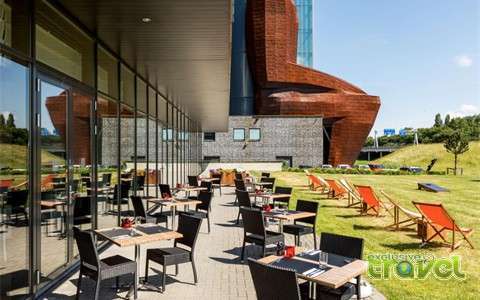 Hilton Garden terrace