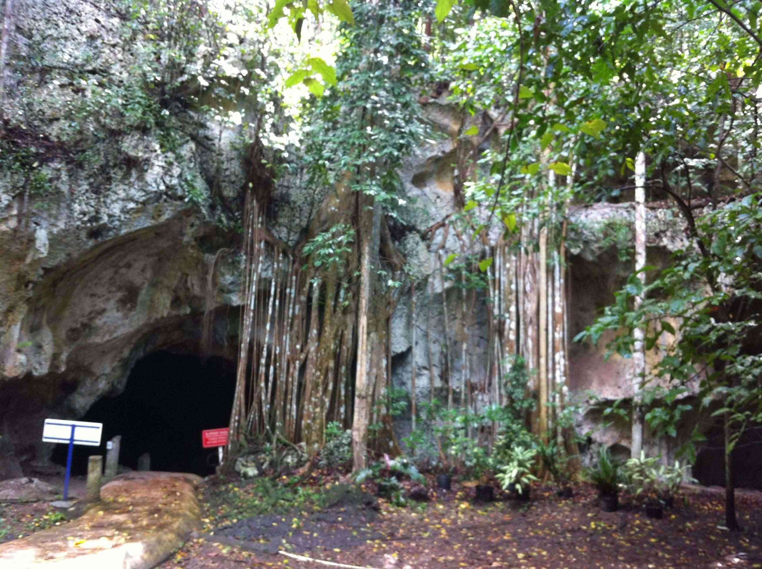 Entrance to Green grotto