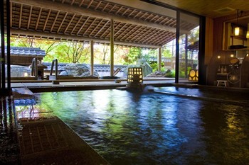 View of the Hidatei Hanaougi in Takayama