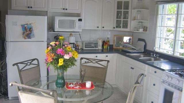 anchorage bnb kitchen