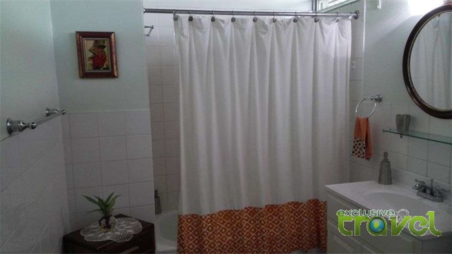 pea dove bathroom