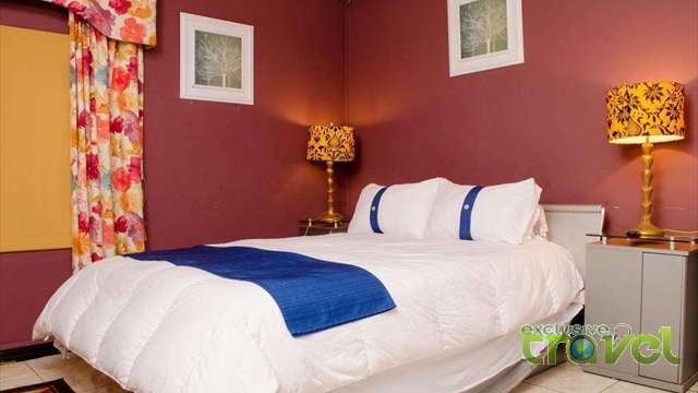 crescent court hotel bedroom