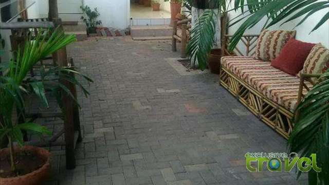 crescent court hotel  garden seating