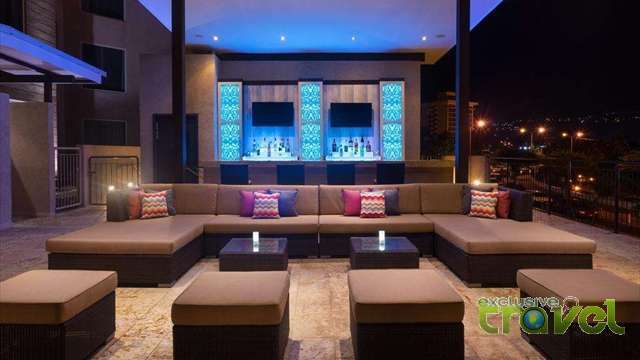 marriot hotel night bar