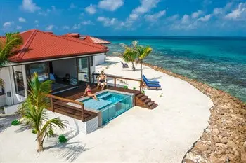Ray Caye Island Resort in Belize