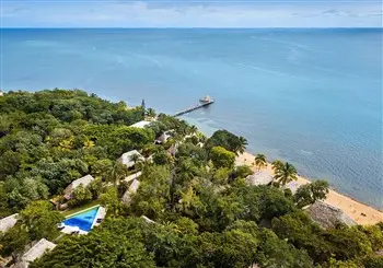 Turtle Inn in Belize