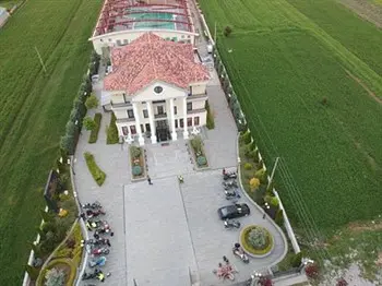 L Art De Vivre in Albania
