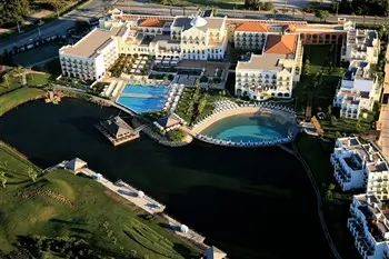 Domes Lake in Algarve
