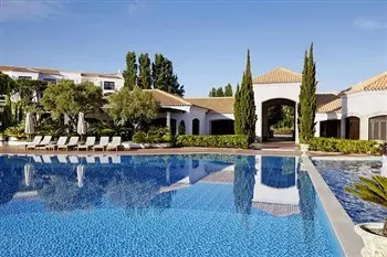 Pine Cliffs Resort in Algarve