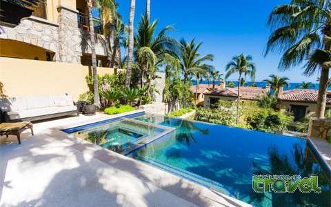 Hacienda Resort suite pool